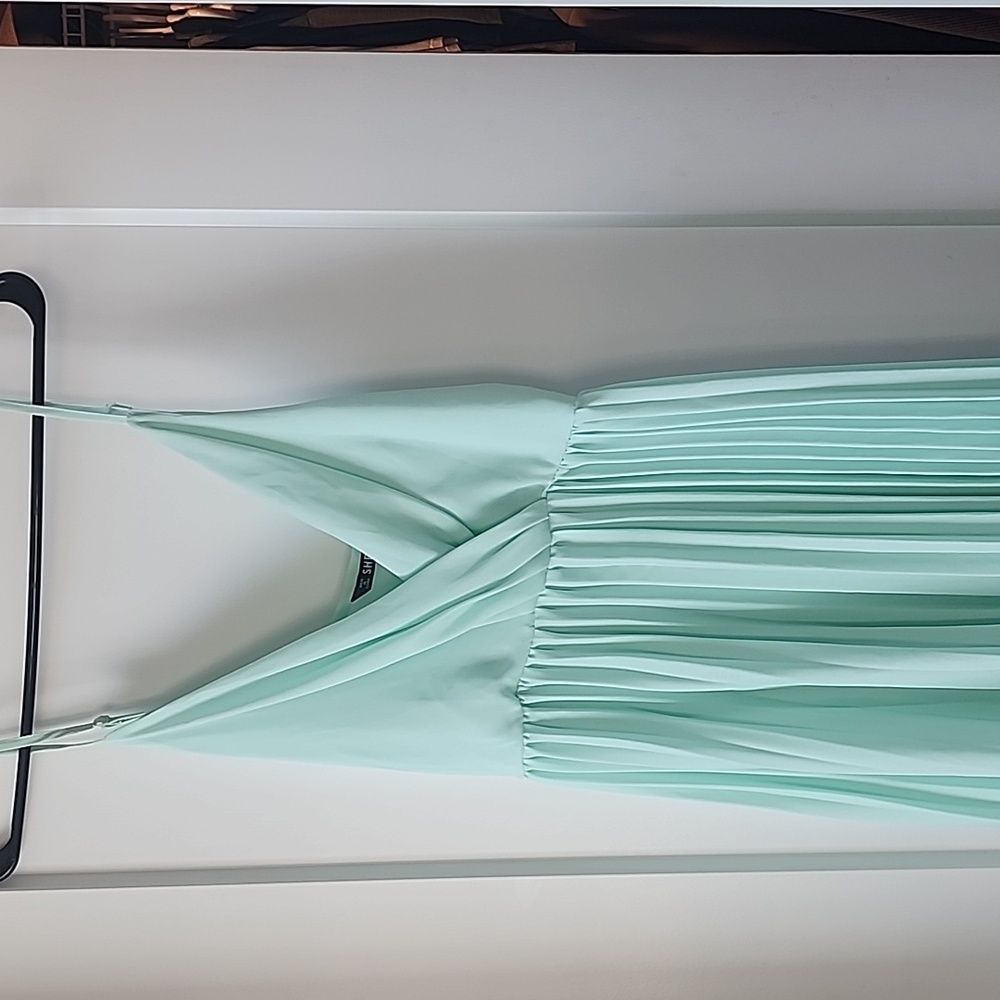 Beautiful pleated sundress pale green long length size small